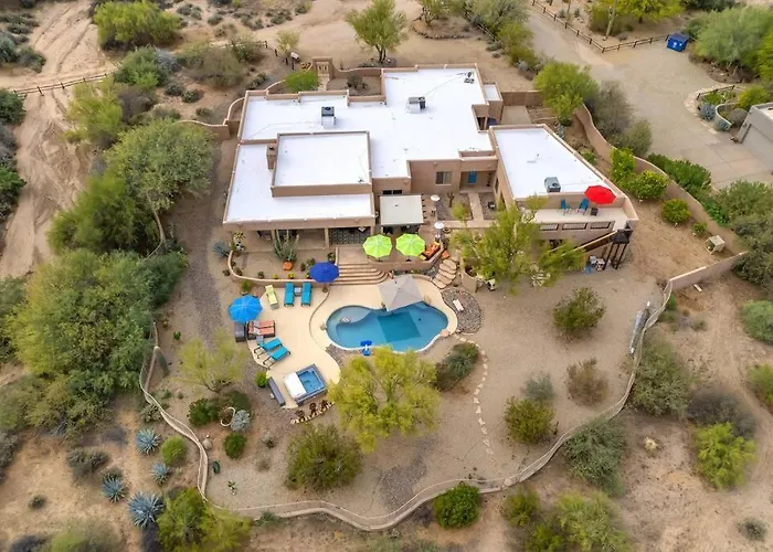 Desert Retreat With Dream Backyard Holiday home
