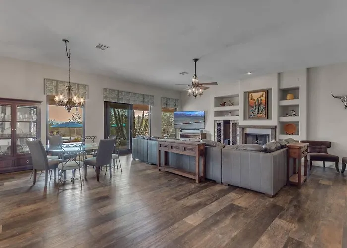 Holiday home Desert Retreat With Dream Backyard *