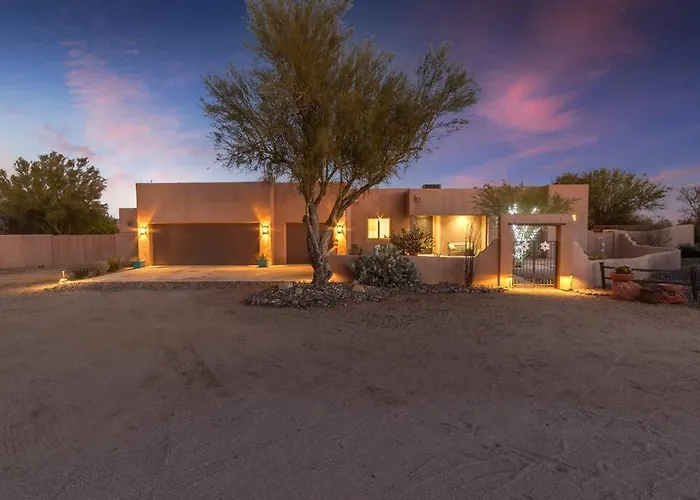 Desert Retreat With Dream Backyard Scottsdale