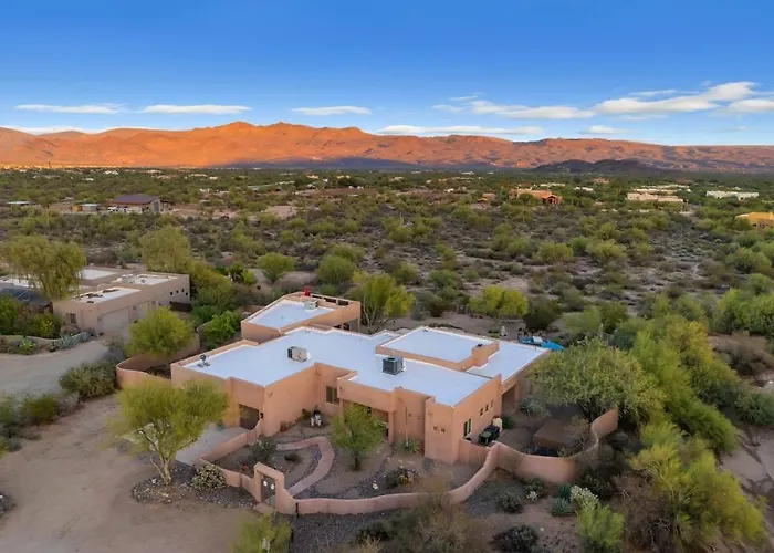 Desert Retreat With Dream Backyard Holiday home